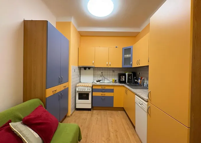 Comfy - Old Town Apartment