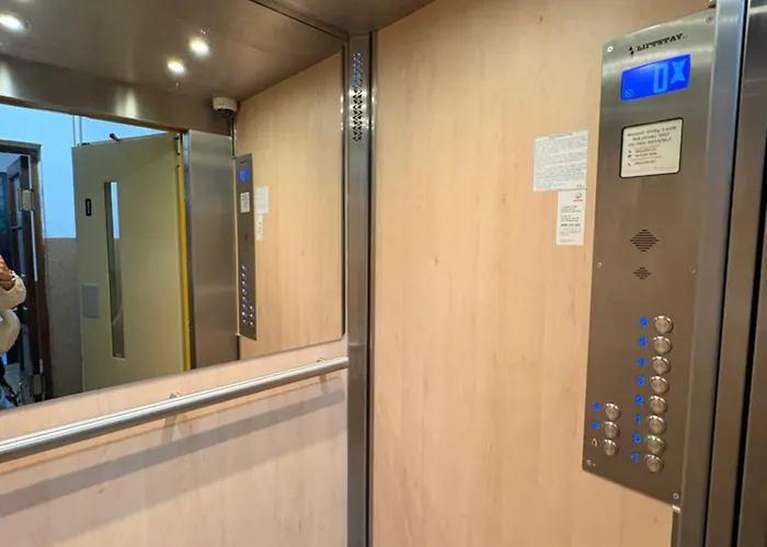 Comfy - Old Town Apartment